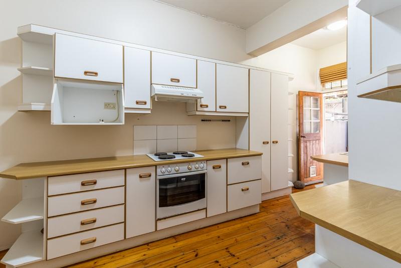 2 Bedroom Property for Sale in Vredehoek Western Cape